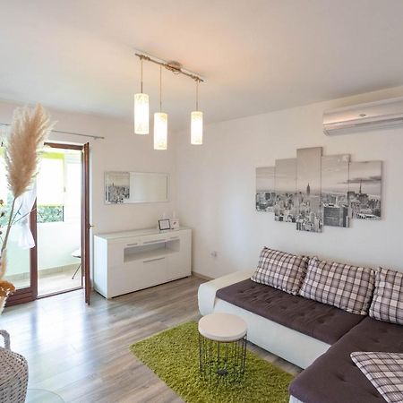 Apartman Doris ロヴラン エクステリア 写真