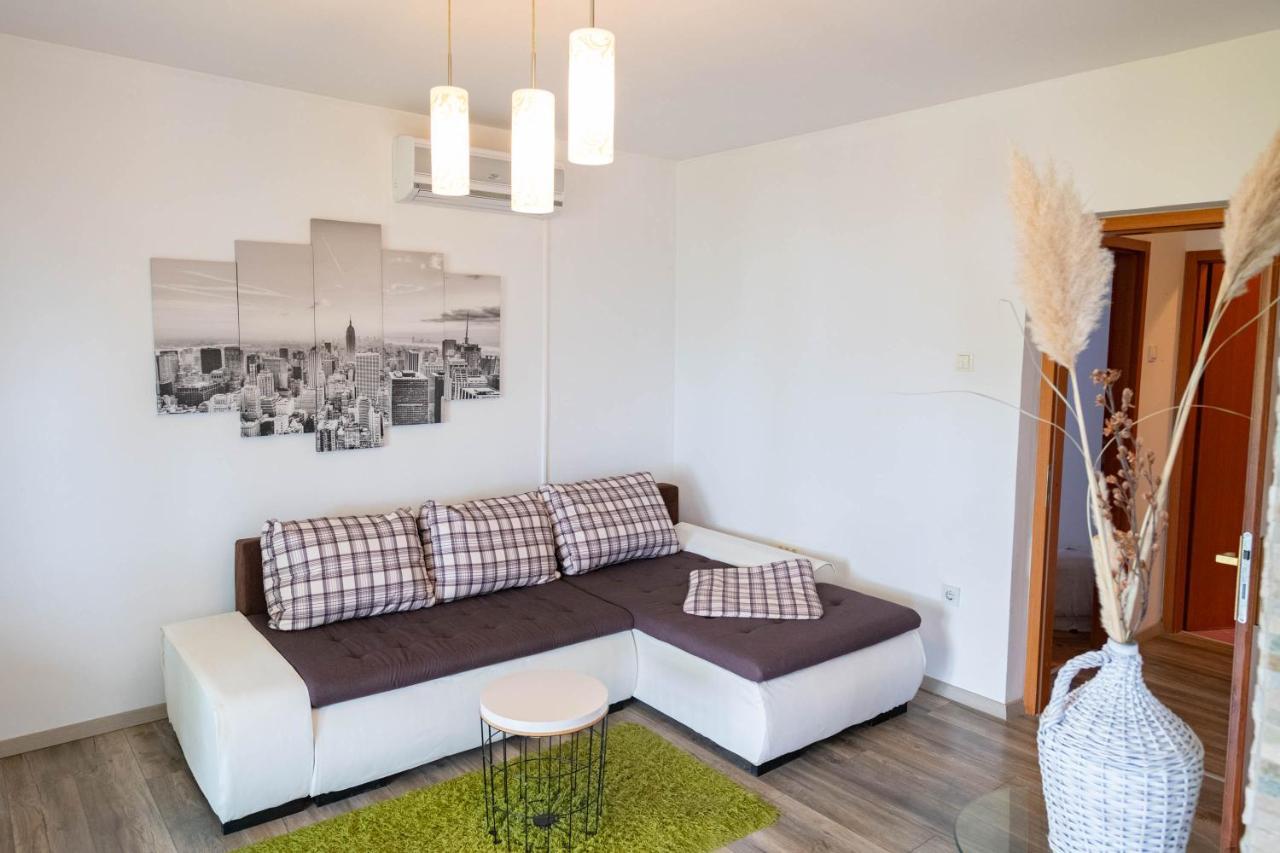 Apartman Doris ロヴラン エクステリア 写真