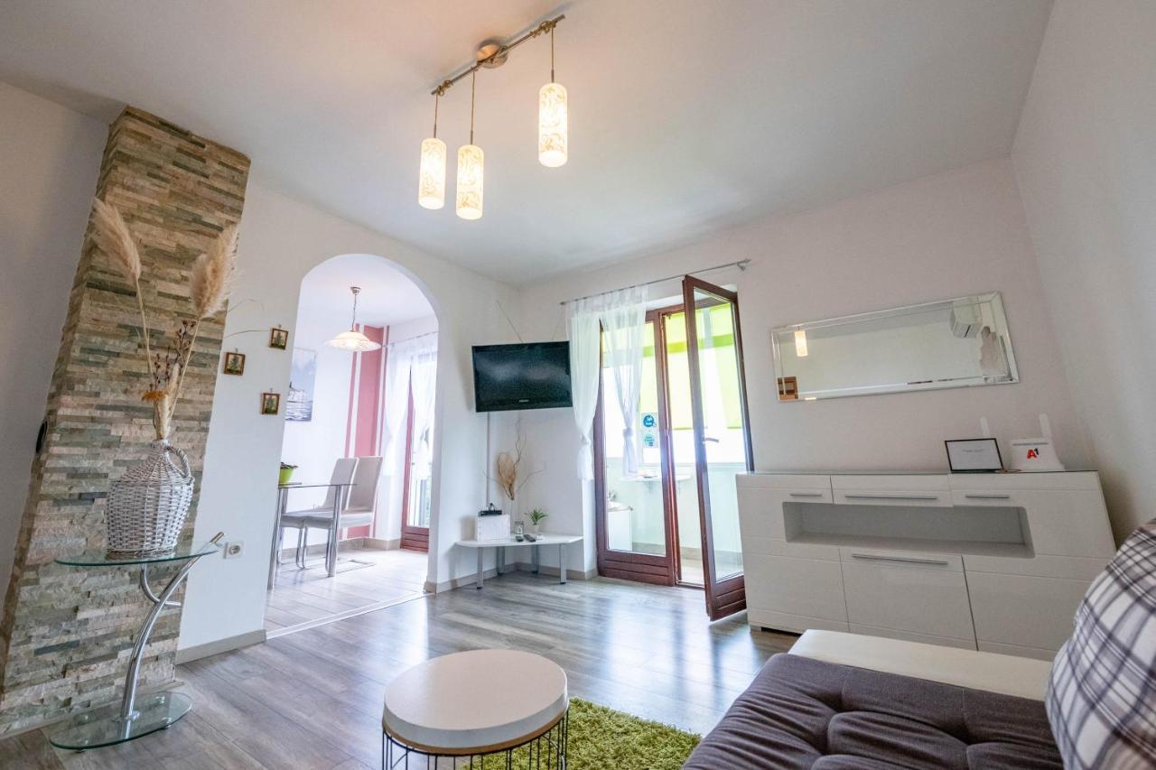 Apartman Doris ロヴラン エクステリア 写真